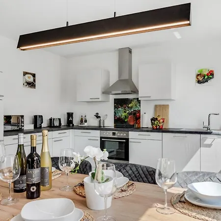 Winetime - Modern - Boxspringbetten - Nähe Mercedes-benz Apartment Woerth am Rhein