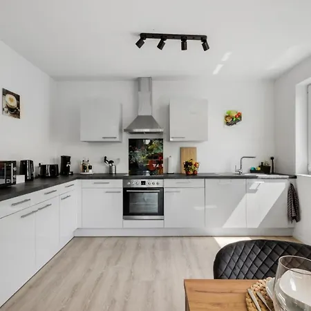 Apartment Winetime - Modern - Boxspringbetten - Nähe Mercedes-benz