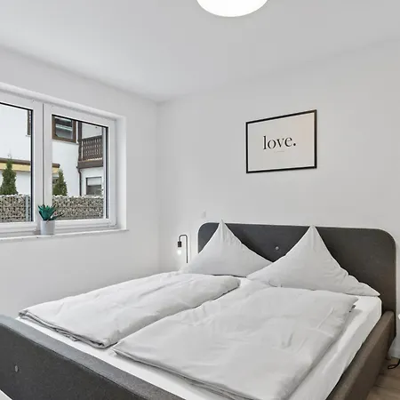 Winetime - Modern - Boxspringbetten - Naehe Mercedes-benz Apartment *